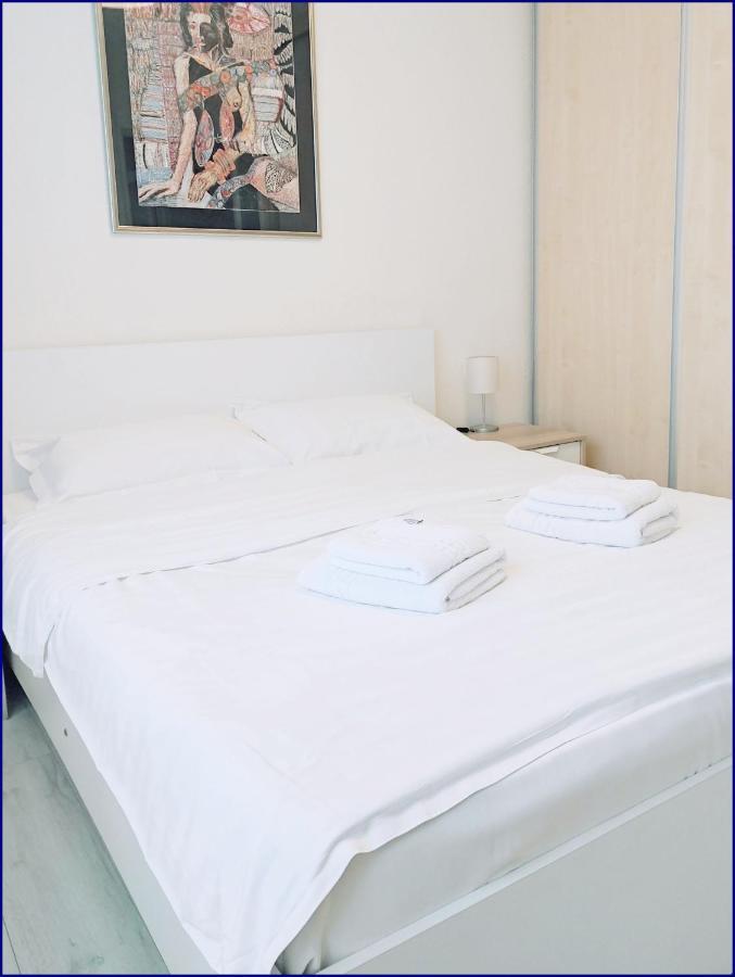 Smart Apartament Piatra Neamt Ngoại thất bức ảnh