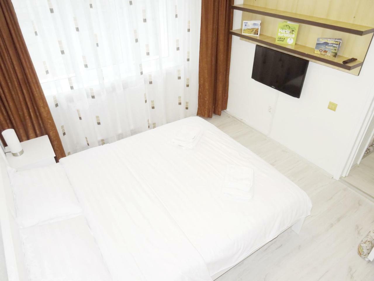 Smart Apartament Piatra Neamt Ngoại thất bức ảnh